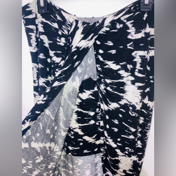 Wrap Front Tulip Skirt Size L - Picture 9 of 10